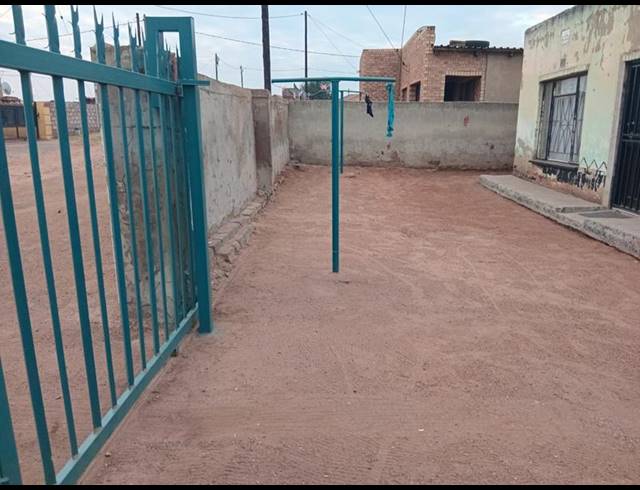 2 BEDROOM HOUSE FOR SALE IN KATLEHONG SOUTH
